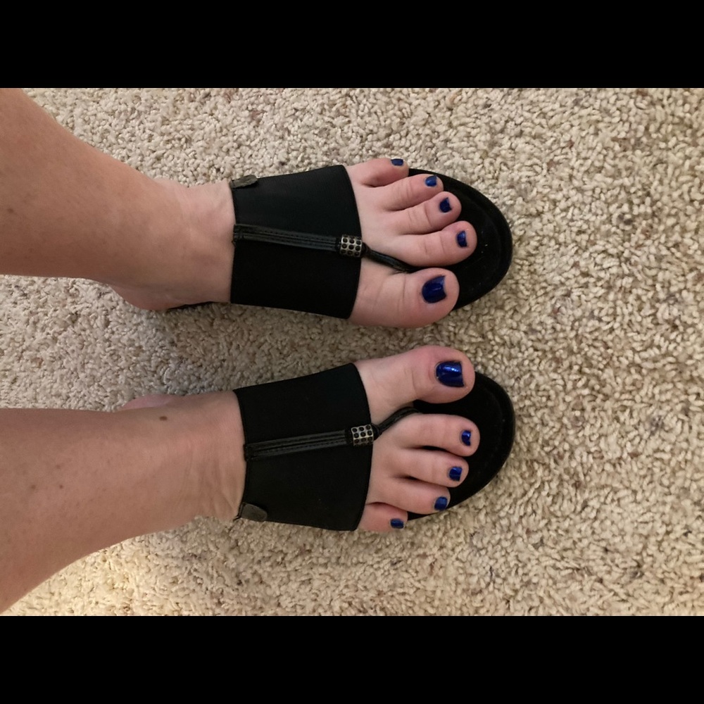 Black sandals - Picture 1 of 3